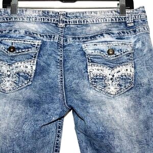 No Boundaries Y2K Acid Wash Denim Capris – S17 – Stretch Cotton Blend THRASHED